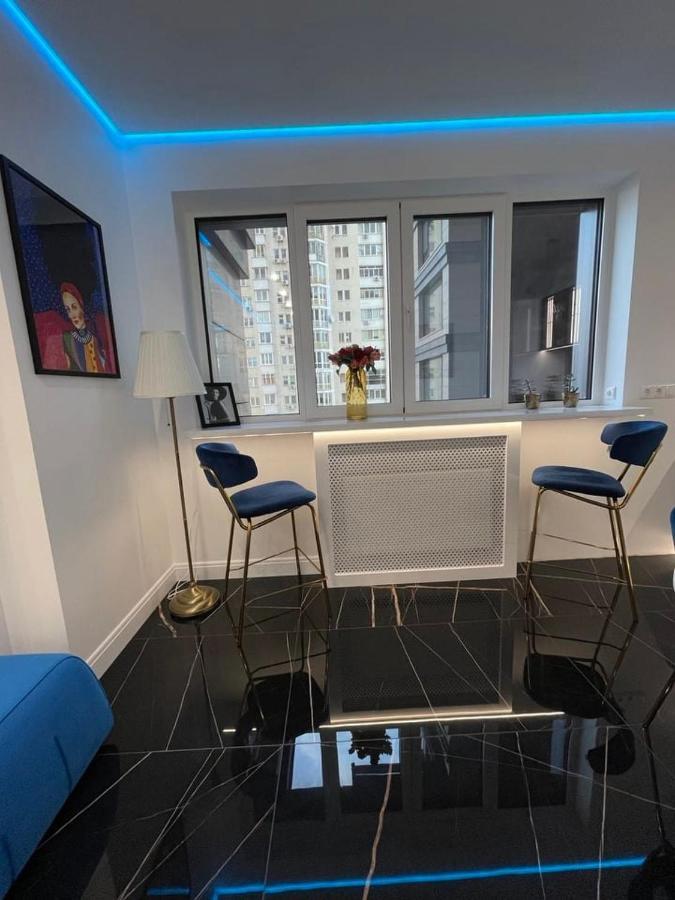 קייב 1 Room 65M2 Center Of Obolon Near River Side. מראה חיצוני תמונה