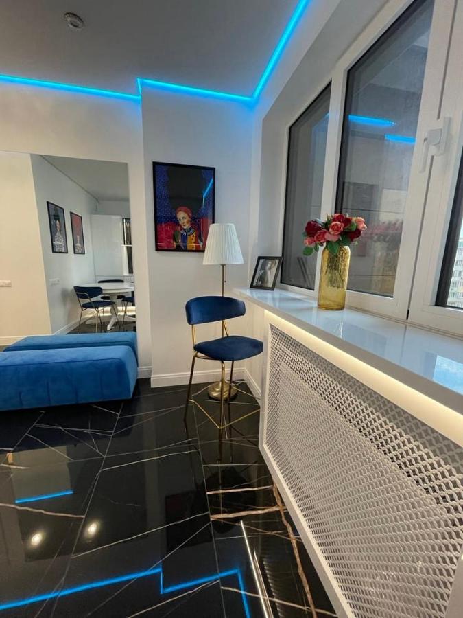 קייב 1 Room 65M2 Center Of Obolon Near River Side. מראה חיצוני תמונה